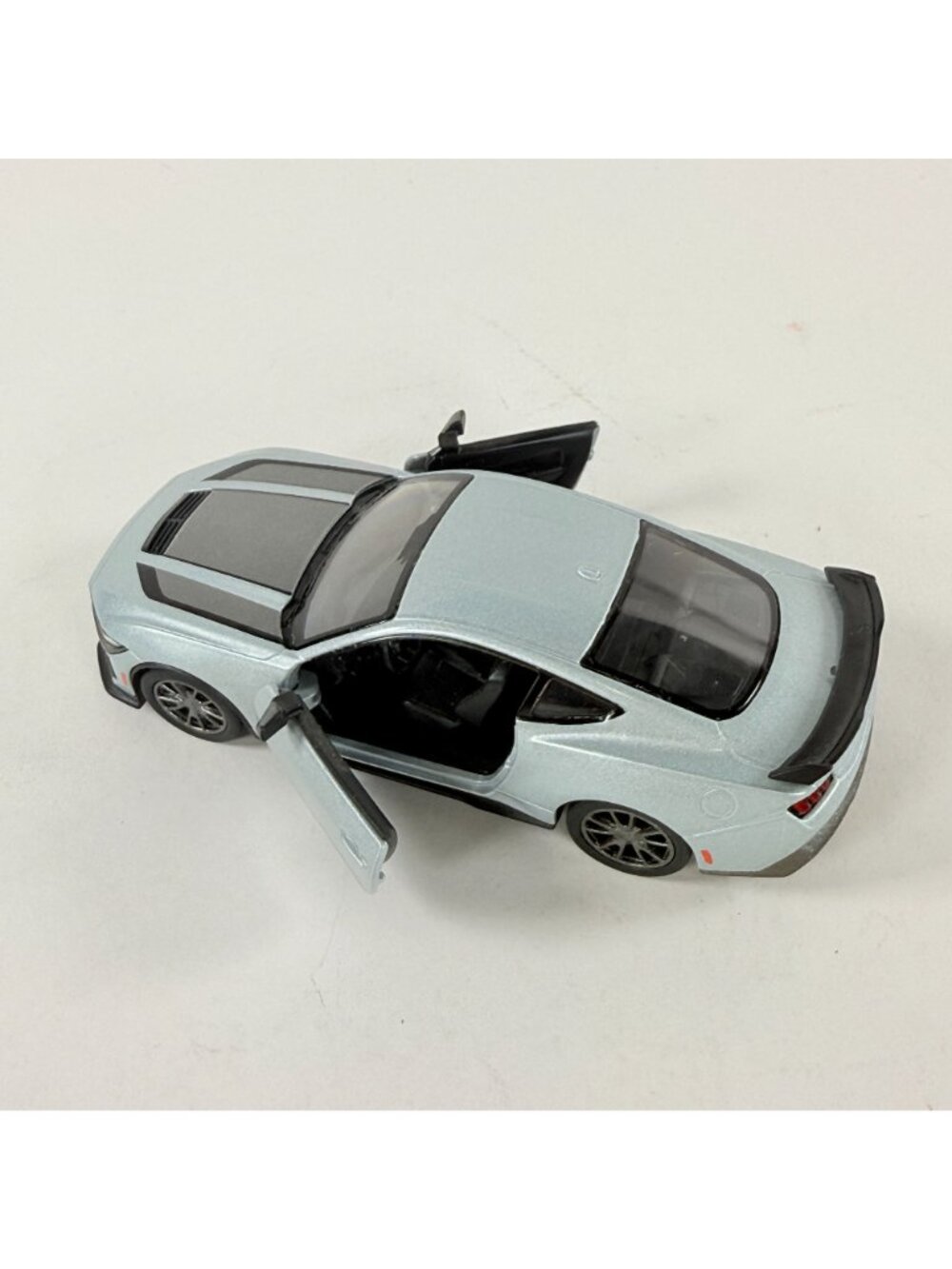 Kinsmart 2024 Ford Mustang Dark Horse 1:38 Scale Diecast Model Car - Picture 2 of 9